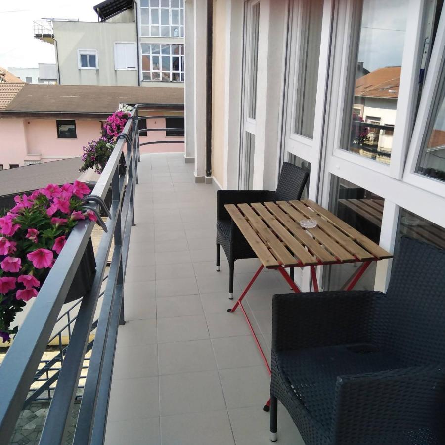 Apartman Zagreb , With Balcony And Free Parking Bagian luar foto