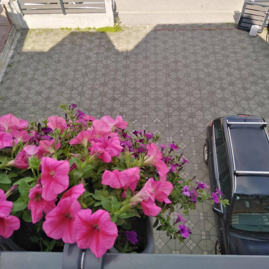 Apartman Zagreb , With Balcony And Free Parking Bagian luar foto