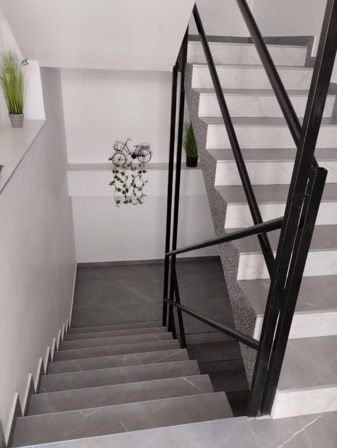 Apartman Zagreb , With Balcony And Free Parking Bagian luar foto