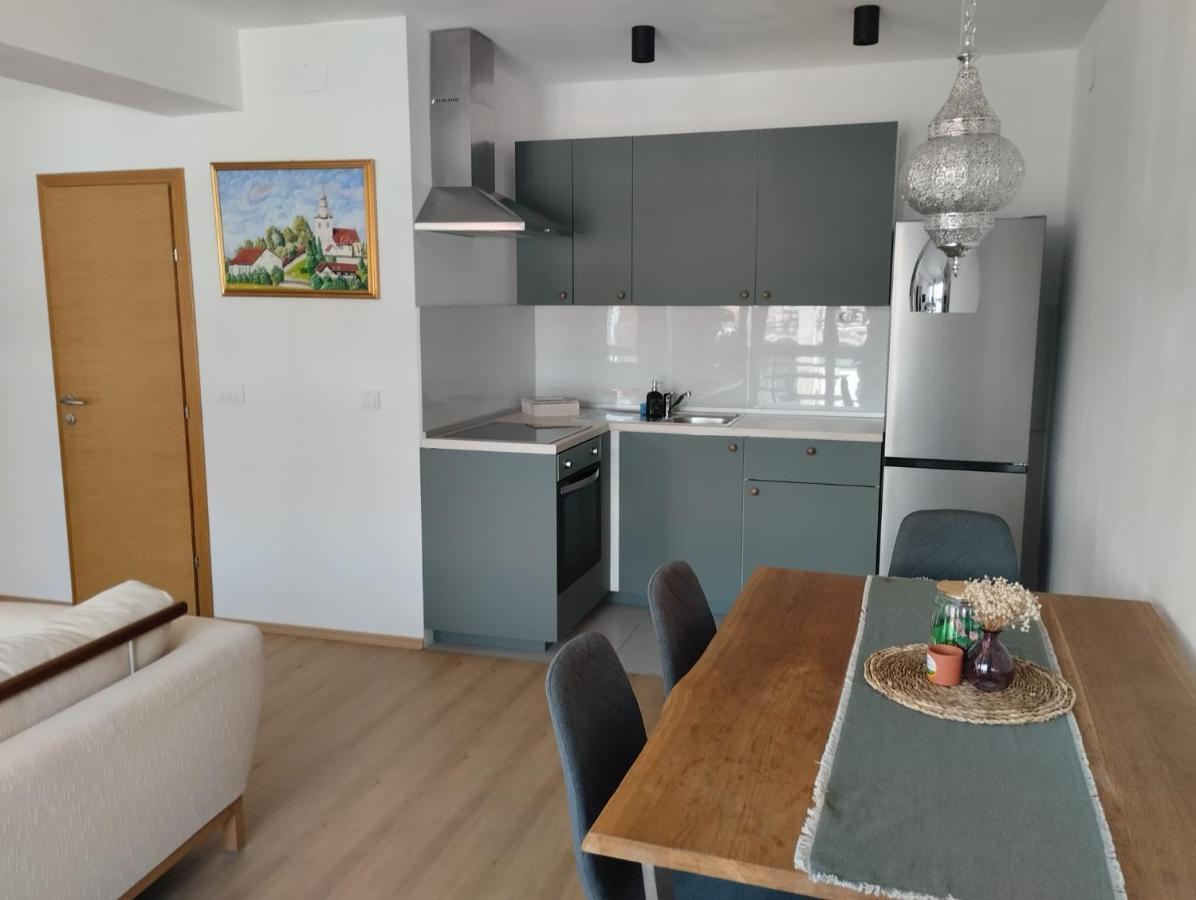 Apartman Zagreb , With Balcony And Free Parking Bagian luar foto