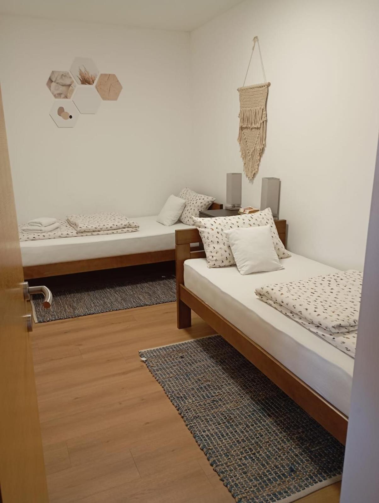 Apartman Zagreb , With Balcony And Free Parking Bagian luar foto